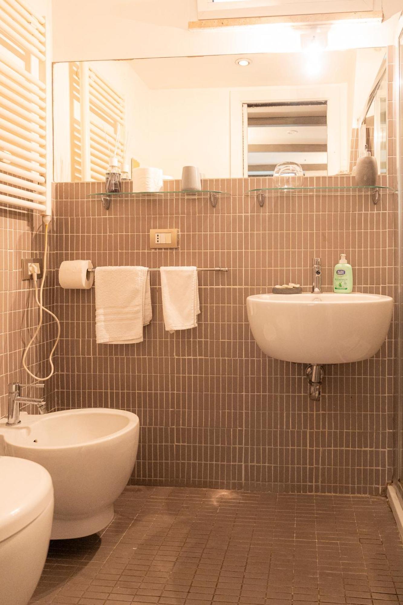 Homehouse Serpenti - Colosseum - Rione Monti Roma Ngoại thất bức ảnh